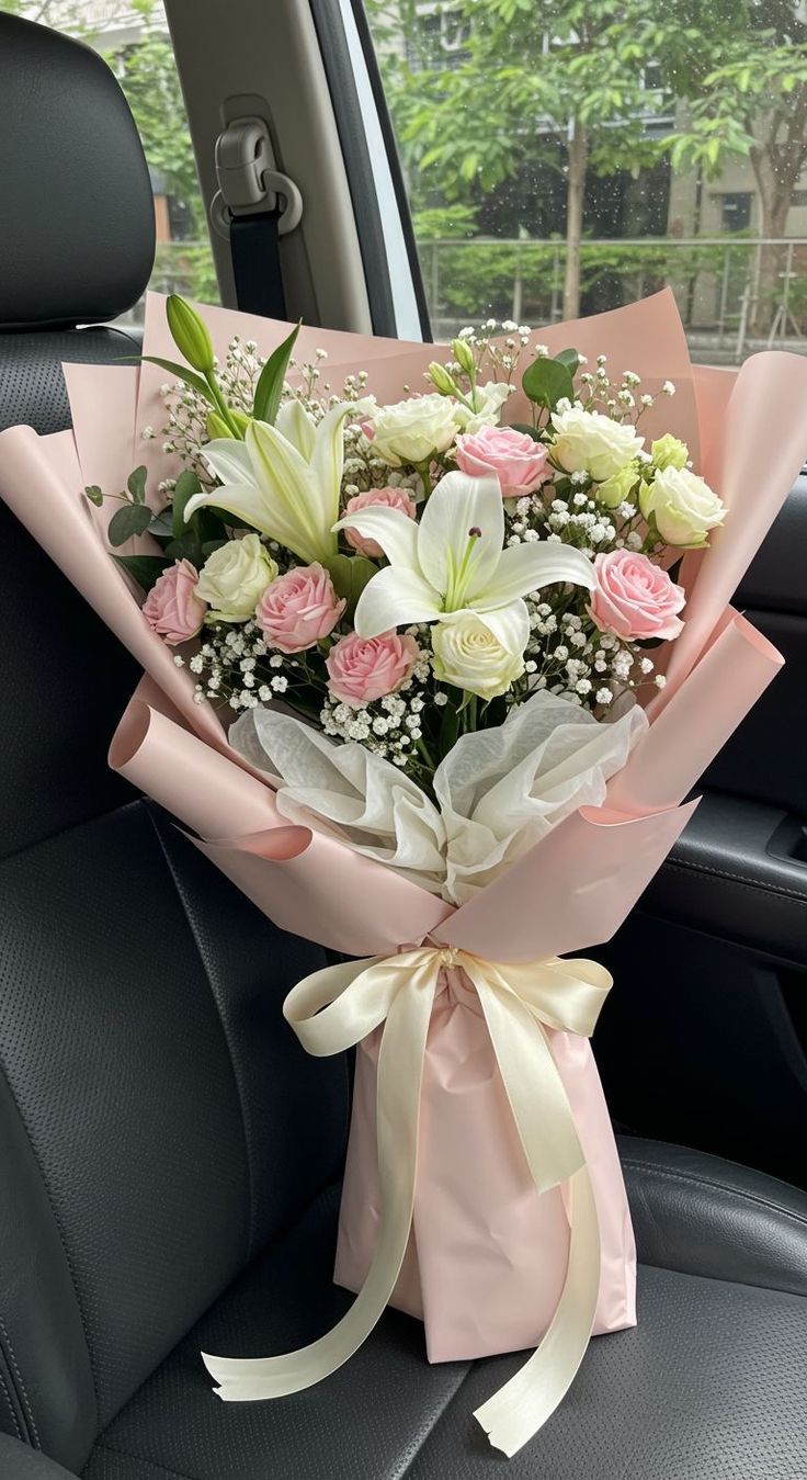 Standing Flowers Love Anniversary Karangan Tomang